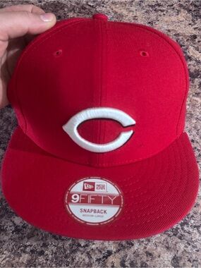 Cincinnati Reds snapback with mascot logo